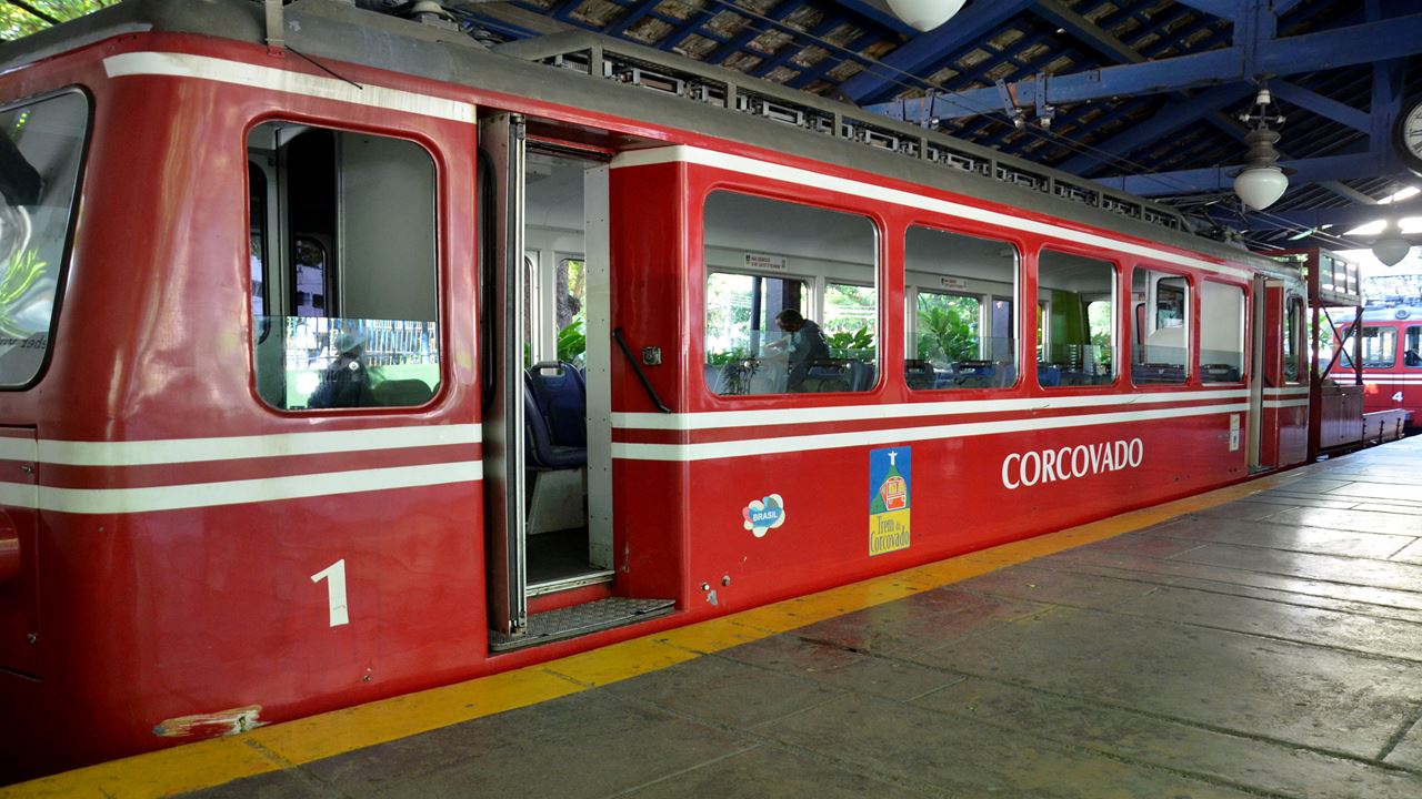 Christ The Redeemer Train And Maracana (5)
