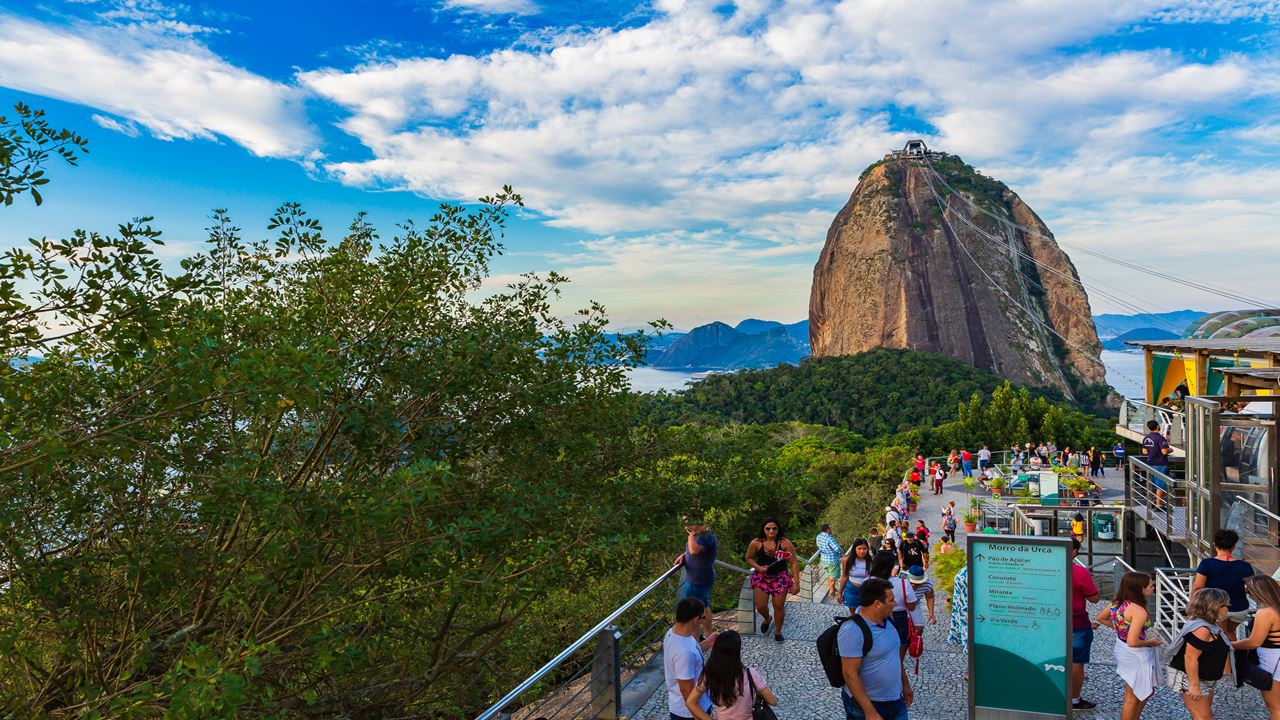 Christ The Redeemer And Sugar Loaf With Lunch (2)