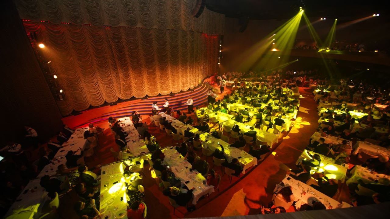 Dinner And Night Music Show At Roxy (8)