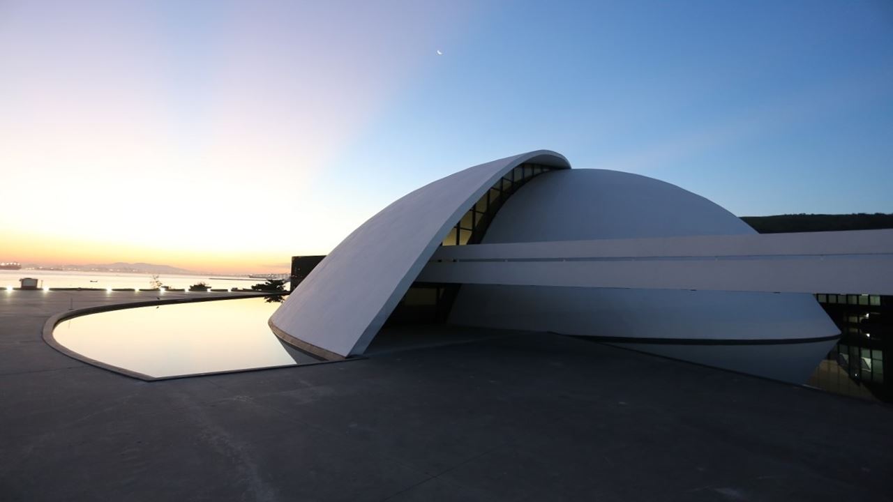 Niteroi City And Oscar Niemeyer Museum (3)