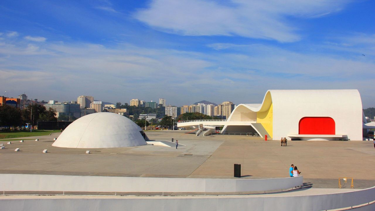 Niteroi City And Oscar Niemeyer Museum (1)