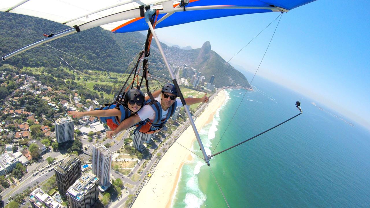 Hang Gliding Over Rio (4)