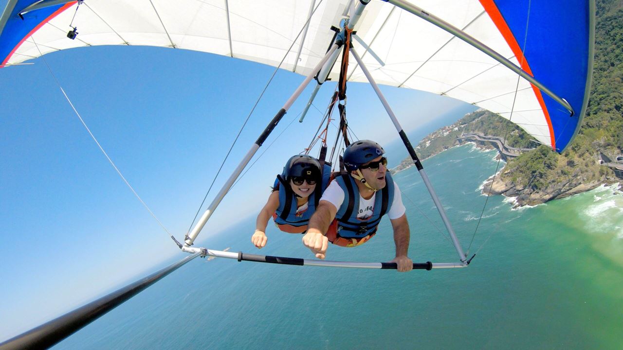 Hang Gliding Over Rio (3)