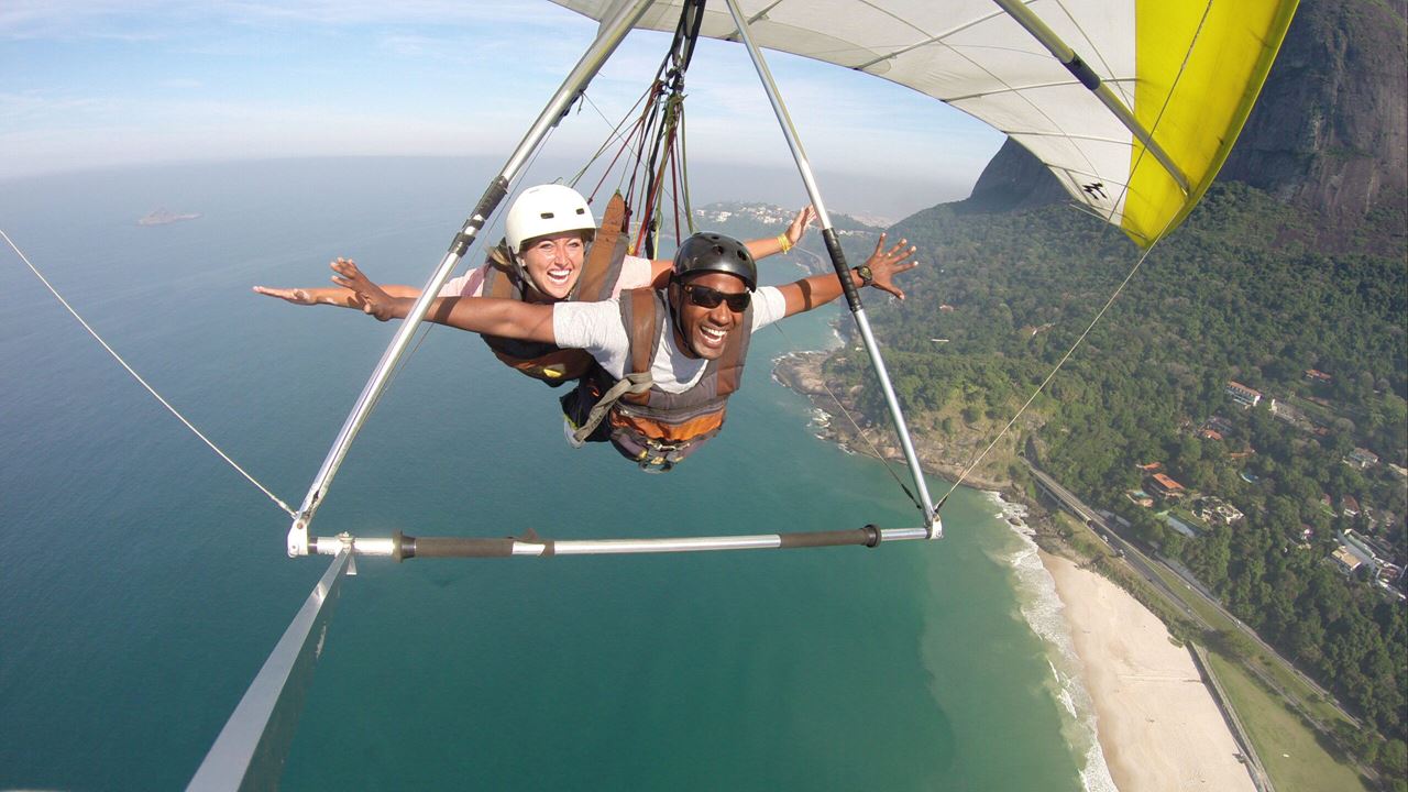 Hang Gliding Over Rio (2)